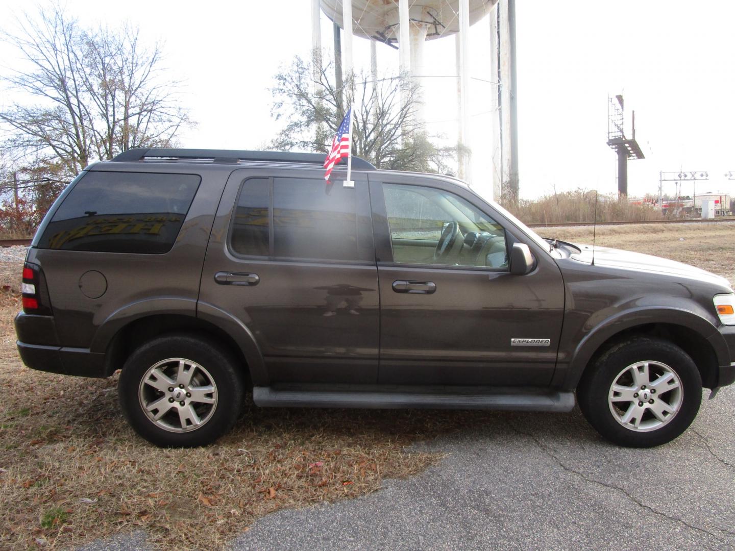 2007 Brown Ford Explorer (1FMEU73E67U) , located at 2553 Airline Blvd, Portsmouth, VA, 23701, (757) 488-8331, 36.813889, -76.357597 - **VEHICLE TERMS*** Down Payment: $499 Weekly Payment: $90 APR: 23.9% Repayment Terms: 42 Months ***CALL ELIZABETH SMITH - DIRECTOR OF MARKETING @ 757-488-8331 TO SCHEDULE YOUR APPOINTMENT TODAY AND GET PRE-APPROVED RIGHT OVER THE PHONE*** - Photo#4